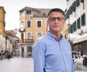 04.08.2021., Sinj - Dusan Viro, brigadir HV-a u miru. 

Photo Sasa ZinajaNFoto
