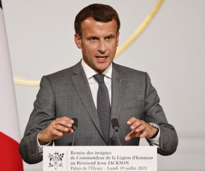 epa09353504 French President Emmanuel Macron delivers a speech during a ceremony to award Veteran American civil rights activist Reverend Jesse Jackson (not pictured) with the Legion of Honour at the Elysee Palace in Paris, France, 19 July 2021.  EPA/LUDOVIC MARIN / POOL  MAXPPP OUT