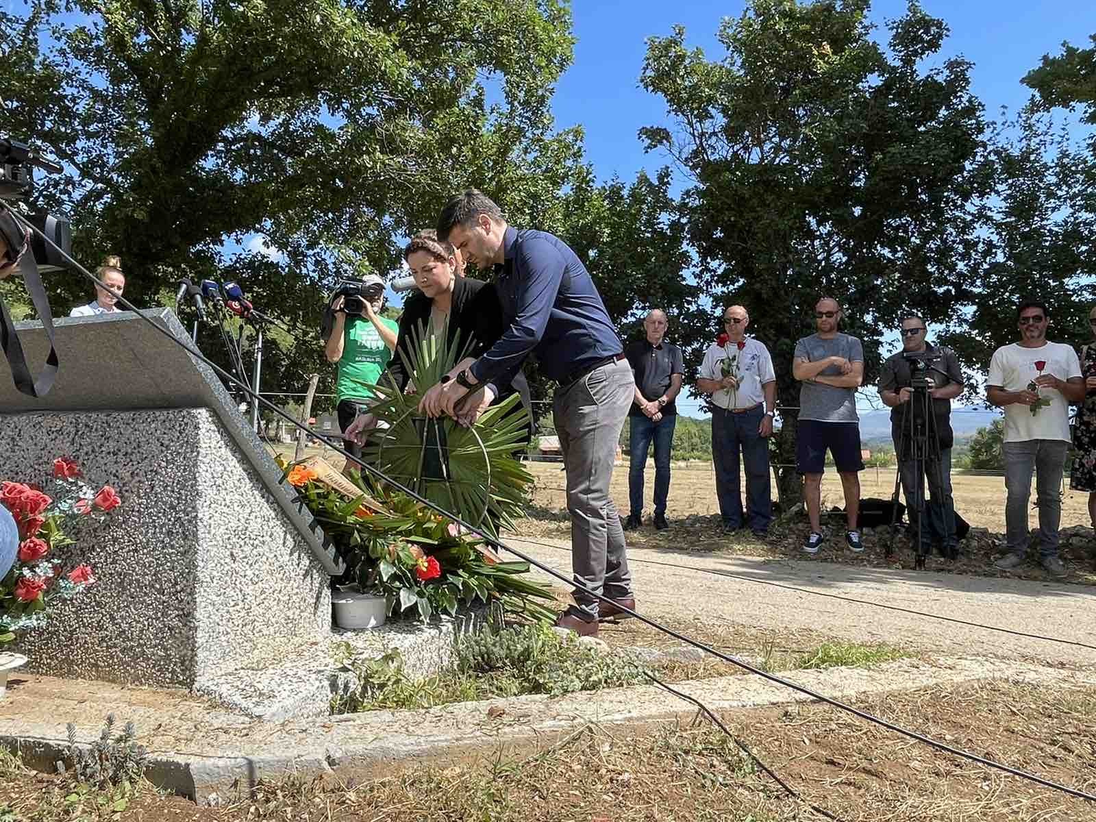 Uzdolje, 06.08.2021. - U organizaciji Općine Biskupija i Srpskog narodnog vijeća održala se komemoracija ubijenim srpskim civilima Uzdolja.
foto HINA/ SNV/ ml