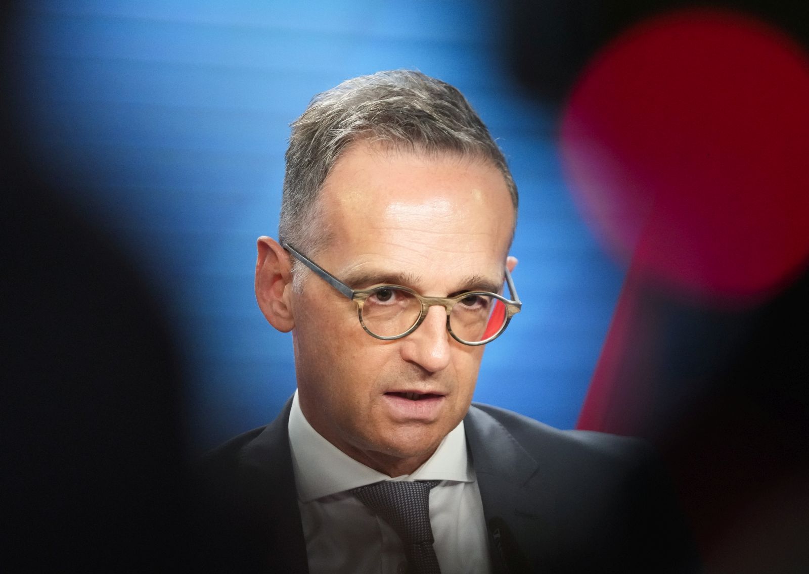 epa09419324 German Foreign Minister Heiko Maas briefs the media about the ongoing German evacuation operation and current situation in Afghanistan, at the Foreign Ministry in Berlin, Germany, 18 August 2021.  EPA/MARKUS SCHREIBERA / POOL