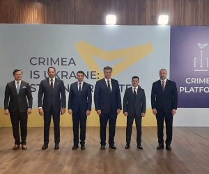 Kijev, 23.8.2021.- Hrvatska Ukrajini nudi iskustvo mirne reintegracije okupiranih podruèja i pomoæ u razminiranju, rekao je u ponedjeljak u Kijevu premijer Andrej Plenkoviæ nakon sastanka s ukrajinskim kolegom Denisom mihaljom.  
foto HINA/ Twitter Vlada RH/ ua