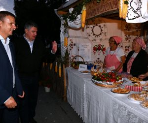 Vrbovec, 27.08.2021. - Predsjednik Republike Zoran Milanović sudjelovao je u Vrbovcu na otvorenju 40. turističko-kulinarske manifestacije „Kaj su jeli naši stari“. foto HINA/ Ured predsjednika Republike Hrvatske/ Dario Andrišek/ ml
