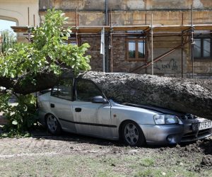 01.08.2021., Sisak - Posljedice nevremena u Rimskoj ulici. 
Photo: Edina Zuko/PIXSELL