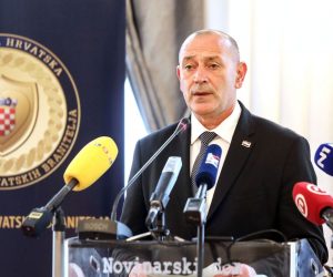 2.8.2021., Zagreb - U Novinarskom domu U organizaciji Ministarstva branitelja odrzalo se predstavljanje zbirke Price iz Domovinskog rata iz pera srednjoskolaca te urucenje nagrada i pohvala za najbolju kratku pricu.
Photo:Marin Tironi/PIXSELL