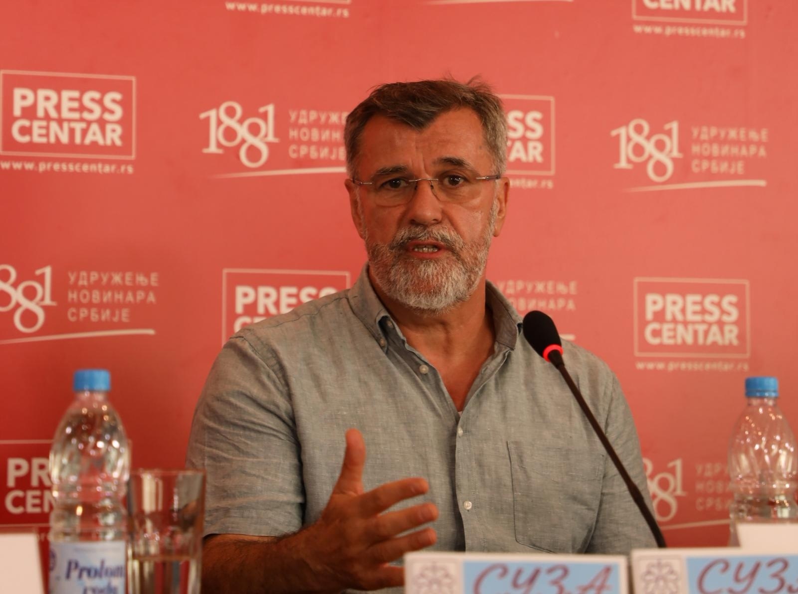 04, August, 2021, Belgrade - On the occasion of marking the anniversary of the tragic events in the Croatian military operation Storm, the Association of Families of Missing and Killed Persons "Suza" organized a press conference on "Storm, unpunished crime - the process of searching for missing persons is slowing down". Veran Matic. Photo: Mateja Stanisavljevic/ATAImages

04, avgust, 2021, Beograd - Povodom obelezavanja godisnjice tragicnih dogadjaja u hrvatskoj vojnoj akciji Oluja, Udruzenje porodica nestalih i poginulih lica "Suza" organizovalo je konferenciju za novinare sa temom "Oluja, nekaznjeni zlocin – proces trazenja nestalih sve usporeniji". Photo: Mateja Stanisavljevic/ATAImages