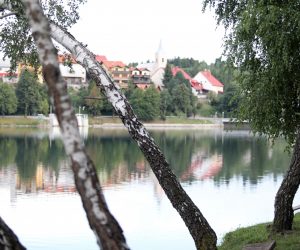 10.08.2021., Fuzine - Turisticko mjesto u Gorskom kotaru Fuzine, jezero Bajer i izletnici na jezeru. Ilustracije
Photo: Goran Kovacic/PIXSELL