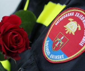 04.05.2012., Tisno - Otvaranje i blagoslov spomen-kriza poginulim tisnjanskim vatrogascima u kornatskoj tragediji. Na dogadjaju su bili ministar unutarnjih poslova i ravnatelj Drzavne uprave za zastitu i spasavanje. 
Photo: Dusko Jaramaz/PIXSELL