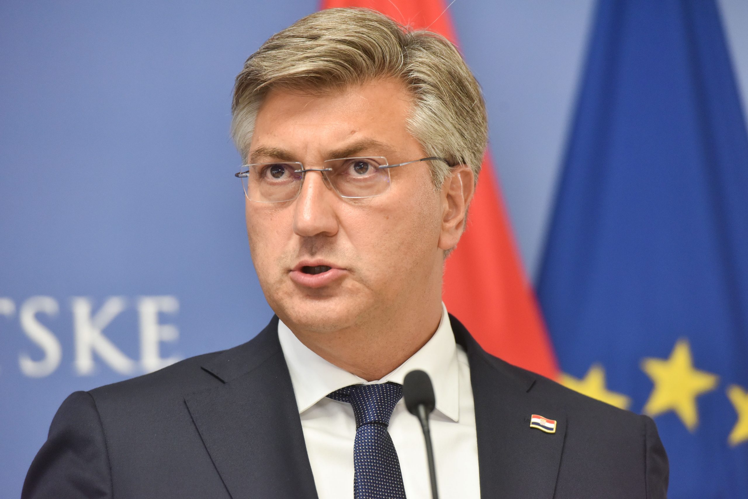 12.08.2021., Zagreb - Predsjednik Vlade Andrej Plenkovic susreo se s generalima, zapovjedniicima i visokim casnicima koji su sudjelovali u vojno-redarstvenoj operaciji "Bljesak", u povodu zamolnice tuzilaštva Bosne i Hercegovine za pruzanje medjunarodne pravne pomoci dostavljene temeljem Sporazuma izmedju Vlade RH i Vlade BIH o pravnoj pomoci u gradjanskim i kaznenim stvarima. Nakon sastanka premijer Andrej Plenković i general Pavao Miljavac dali su izjave za medije.
Photo: Davorin Visnjic/PIXSELL