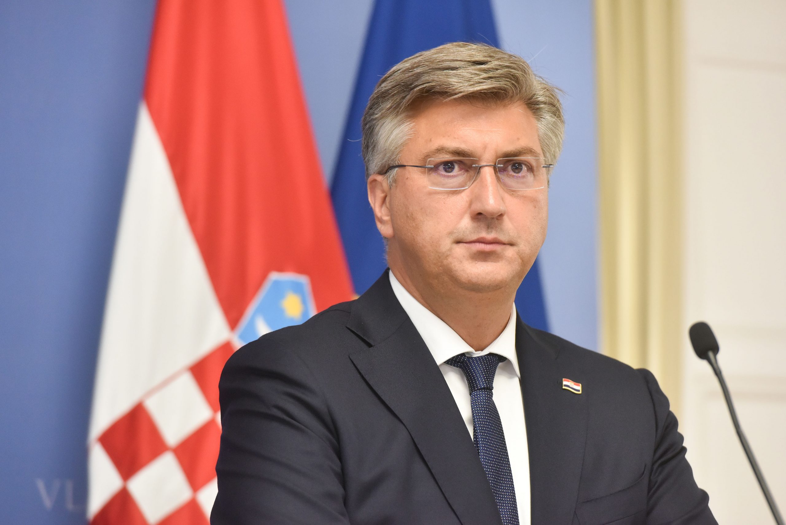12.08.2021., Zagreb - Predsjednik Vlade Andrej Plenkovic susreo se s generalima, zapovjedniicima i visokim casnicima koji su sudjelovali u vojno-redarstvenoj operaciji "Bljesak", u povodu zamolnice tuzilaštva Bosne i Hercegovine za pruzanje medjunarodne pravne pomoci dostavljene temeljem Sporazuma izmedju Vlade RH i Vlade BIH o pravnoj pomoci u gradjanskim i kaznenim stvarima. Nakon sastanka premijer Andrej Plenković i general Pavao Miljavac dali su izjave za medije.
Photo: Davorin Visnjic/PIXSELL
