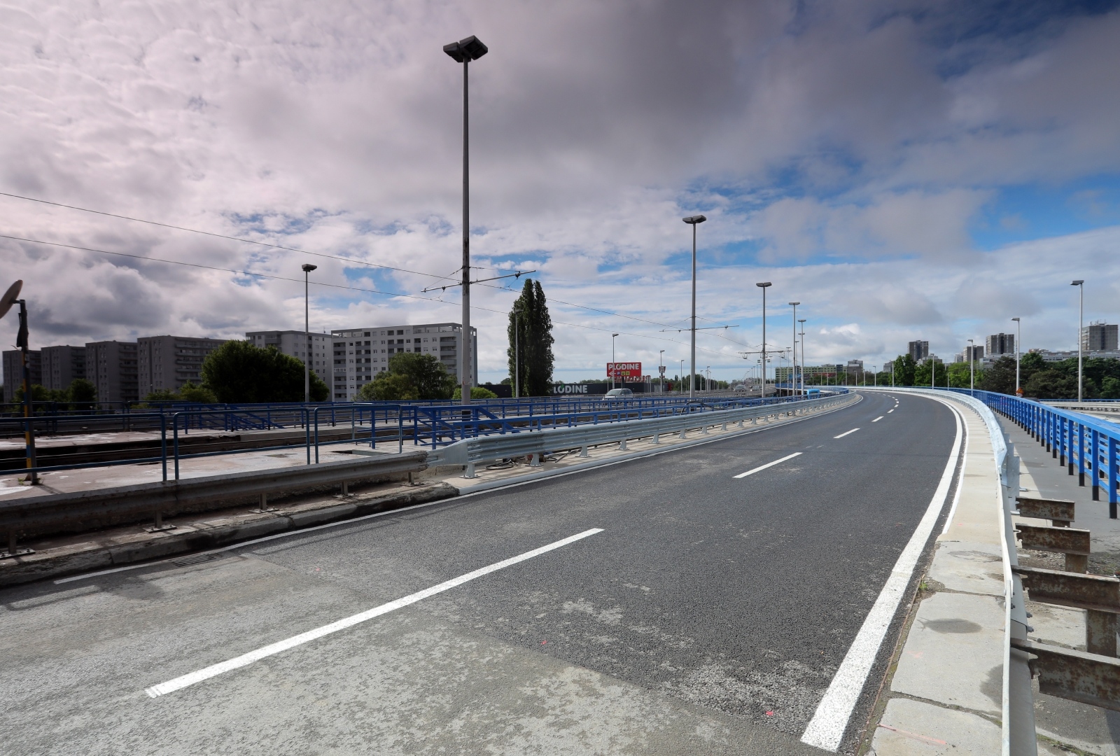 13.05.2021., Zagreb - Dovrseni su radovi prve etape Mosta mladosti te je predmetna dionica u smjeru juga prema Sarajevskoj ulici pustena u promet za sva vozila. Photo: Tomislav Miletic/PIXSELL