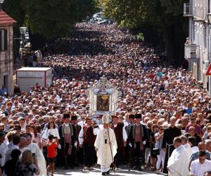 15.08.2019, Sinj - Procesija sa slikom Cudotvorne Gospe Sinjske povodom blagdane Velike Gospe. 
Photo: Miranda Cikotic/PIXSELL