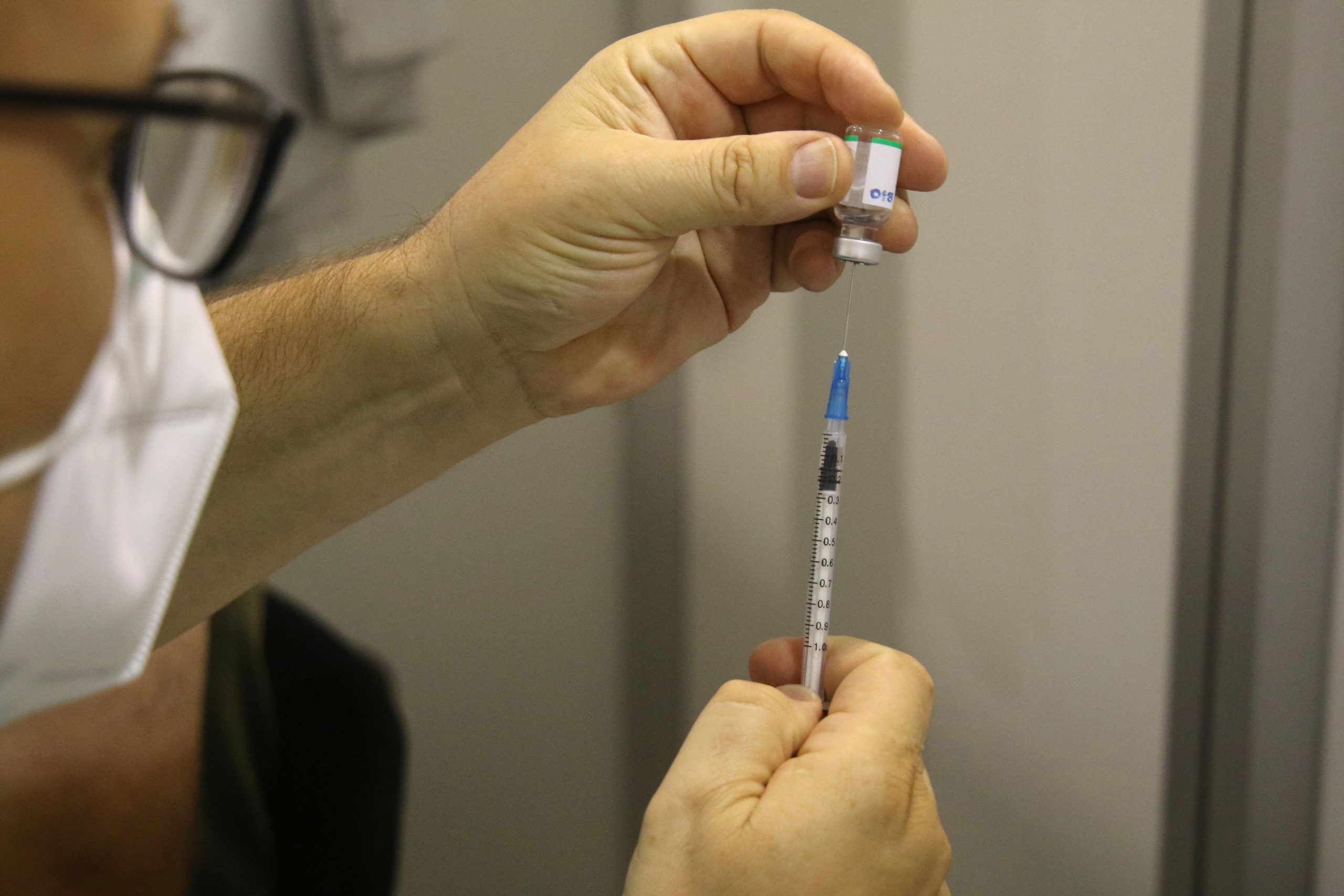 17, August, 2021, Belgrade - Supplementary, third (booster) dose of vaccine against kovid 19 has started to be given in Serbia as of today, and citizens will be invited by SMS and e-mail messages with a link that will take them to the eGovernment portal, where they will receive more detailed information. is from the Government of Serbia. Photo:B.P./ATAImages

17, avgust, 2021, Beograd  - Dopunska, treca (buster) doza vakcine protiv kovida 19 pocela je da se daje u Srbiji od danas, a pozivanje gradjana ce se obavljati SMS i i-mejl porukama sa linkom koji ce ih voditi na portal eUprave, gde ce dobiti detaljnije informacije, saopcteno je iz Vlade Srbije. Photo: B.P./ATAImages