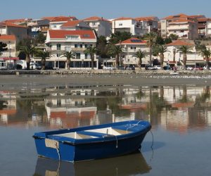 Zbog jake oseke brodovi u Stobreču ostali gotovo "na suhom" 18.02.2019., Stobrec - Niska razina mora uzrokovana osekom u stobreckoj uvali.
Photo: Ivo Cagalj/PIXSELL