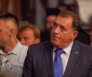 18.08.2021., Crkva svetih apostola Petra i Pavla, Doboj (BiH) – Patrijarh srpski Porfirije dosao je danas u svoju prvu zvanicnu posjetu Republici Srpskoj od kako je postao novi patrijarh SPC i to u grad Doboj i to je prva posjeta jednog patrijarha ovom gradu poslije 83 godine. Medju brojnim zvanicama koje su ga docekale su bili Milorad Dodik, Obren Petrovic, Zeljka Cvijanovic, Radovan Viskovic i mnogi drugi. Nakon doceka kojem je nazocio i veliki broj gradjana Doboja sluzena je i liturgija u ovom hramu.

Photo: Dejan Rakita/PIXSELL