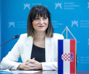20.08.2021., Split - Ministrica regionalnog razvoja i fondova Europske unije Natasa Tramisak urucila je sedam ugovora za sufinanciranje projekata u Splitsko-dalmatinskoj zupaniji.
Natasa Tramisak
Photo: Miroslav Lelas/PIXSELL