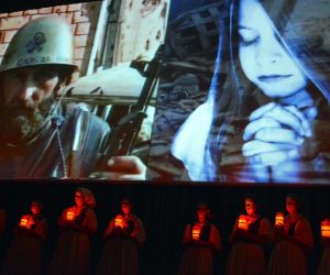 20.09.2017., Bjelovar, Dom kulture - Bjelovarcane u Domu kulture zadivila projekcija filma, izlozba ratnih fotografija i glazbeno-scenski spektakl 'Bitka za Vukovar" koji je prvenstveno namijenjen ucenicima, a potom i svim ostalim narastajima s ciljem da se pronosi glas i istina o Domovinskom ratu, odnosno padu Vukovara. Priredbu je organizirala HVIDR-a Bjelovar, a pokrovitelj je bio Grad Bjelovar. Program su upotpunili clanovi KUD-a Bjelovar.  
Photo: Damir Spehar/PIXSELL