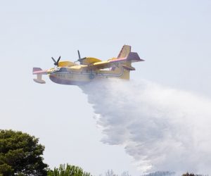 21.07.2021., Zadar - Pozar koji je izbio u blizini zadarskog deponija ugasen je uz pomoc kanadera. 

Photo: Marko Dimic/PIXSELL