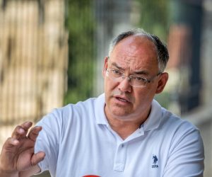 24.06.2020., Pula - Konferencija za medije koalicije stranaka Demokrati i Hrvatski laburisti na temu "BAT - turizam". Damir Kajin, nezavisni kandidat. Photo: Srecko Niketic/PIXSELL