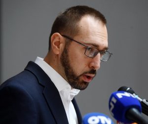 24.08.2021., Zagreb - Gradonacelnik Tomislav Tomasevic sa suradnicima, Luka Korlaet, Danijela Dolenec, odrzao komferenciju za medije u predvorju gradske uprave. 
Photo: Marko Lukunic/PIXSELL