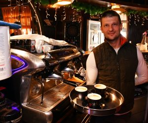 24.11.2020., Slavonski Brod - Vlasnik caffe bara Come back Damir Huljic dobio je  prestizno priznanje Franck Barista Cluba za vrhunski pripremljenu kavu.
Photo: Ivica Galovic/PIXSELL