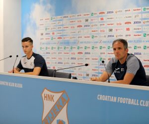 25.08.2021., Rijeka - Konferencija za medije HNK Rijeke uoci utakmice HNK Rijeka - PAOK. Nazocili su trener Rijeke Goran Tomic i igrac Ivan Lepinjica.
Photo: Goran Kovacic/PIXSELL