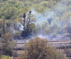 27.07.2021., Perkovic - Izmedju Perkovica i Sitno Donje je izbio pozar na vise lokacija. Gase ga zemaljske i zracne snage. Photo: Dusko Jaramaz/PIXSELL