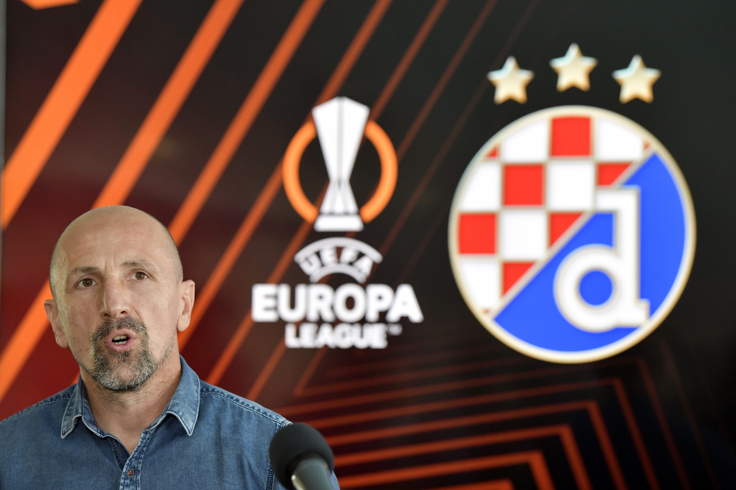 27.08.2021., Zagreb - U GNK dinamo mediji i clanovi kluba prate zdrijeb UEFA Europa lige. Photo: Sandra Simunovic/PIXSELL