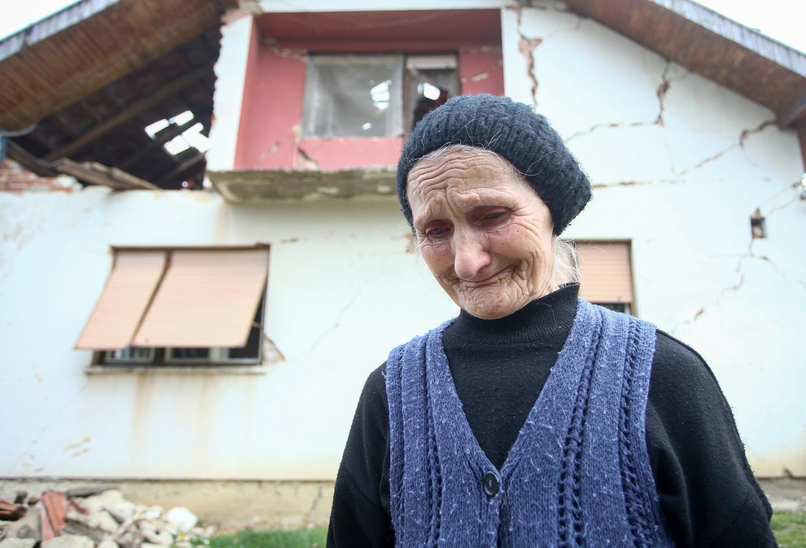 30.03.2021., Glina - Reportaza ljudi sa Banovine kojima su u potresima stradale kuce, i zive bez pitke vode. Photo: Matija Habljak/PIXSELL