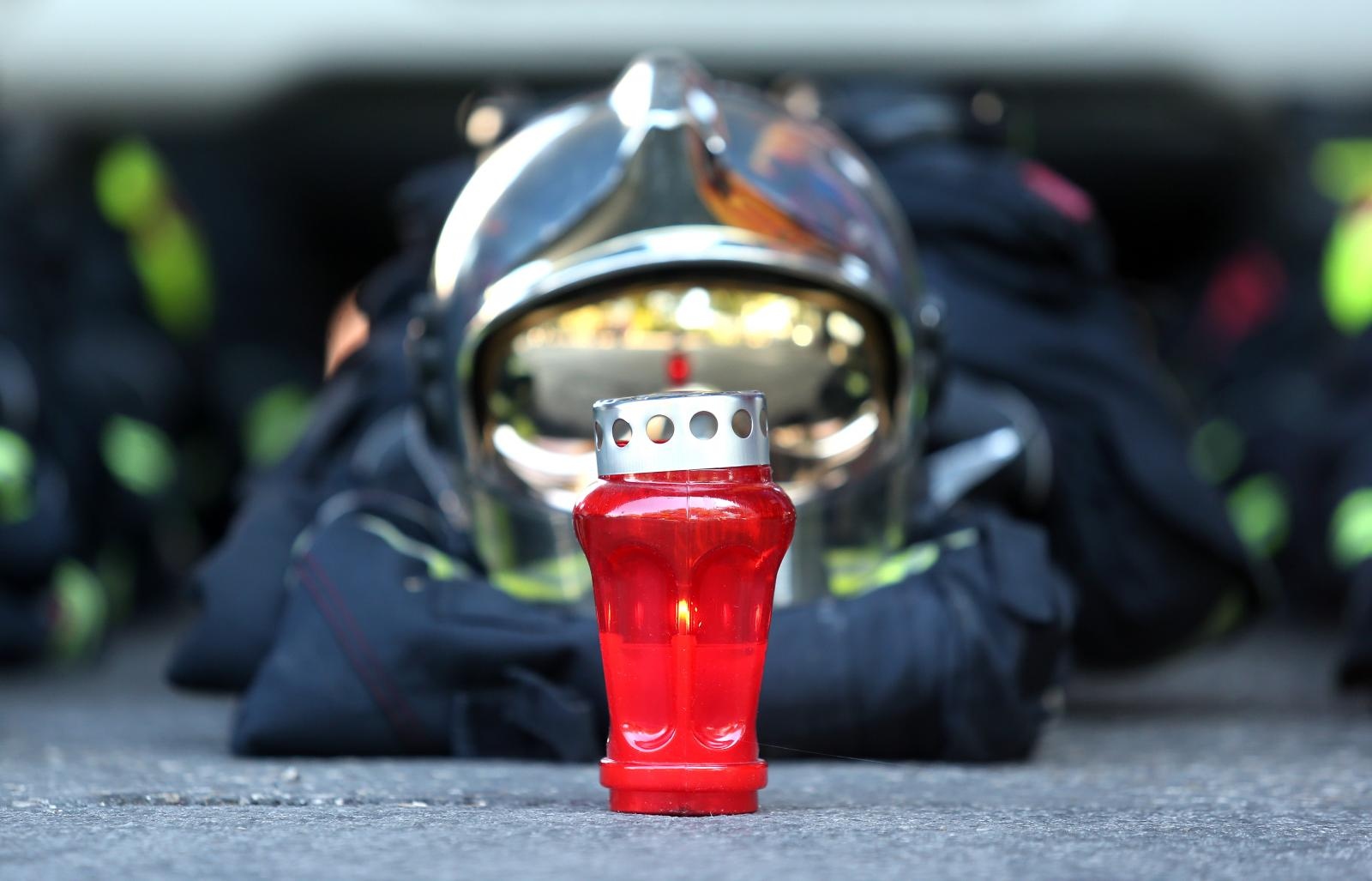 30.08.2017., Zagreb - Povodom 10. obljetnice kornatske tragedije Javna vatrogasna postaja Zagreb u Savskoj ulici izlozila je 12 vatrogasnih oprema. 
Photo: Sanjin Strukic/PIXSELL