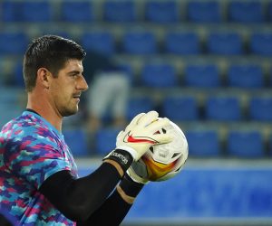 LaLiga - Deportivo Alaves v Real Madrid Soccer Football - LaLiga - Deportivo Alaves v Real Madrid - Estadio Mendizorroza, Vitoria-Gasteiz, Spain - August 14, 2021 Real Madrid's Thibaut Courtois during the warm up REUTERS/Vincent West VINCENT WEST