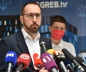 10.8.2021., Zagreb - Gradonacelnik Grada Zagreba Tomislav Tomasevic sa svojim najblizim suradnicima odrzao je konferenciju za medije.
Photo: Davorin Visnjic/PIXSELL