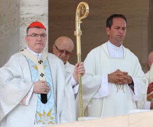 15.08.2021., Marija Bistrica - Procesija i sveta misa u hrvatskom nacionalnom svetistu Majke Bozje Bistricke u povodu obiljezavanja svetkovine Uznesenja Blazene Djevice Marije na nebo - Velika Gospa. 
Photo: Marko Prpic/PIXSELL