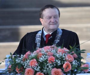 03.07.2021., Sibenik - Na tvrdjavi Barone odrzala se svecana promocija trece generacije inzenjera prvostupnika energetskih tehnologija Studija energetske ucinkovitosti i obnovljivih izvora Sveucilista u Zagrebu sa sjedistem u Sibeniku.

U prigodi svecanosti prisutne su pozdravili rektor Sveucilista u Zagrebu prof. dr. sc. Damir Boras , zupan Sibensko-kninske zupanije Marko Jelic i gradonacelnik Grada Sibenika Zeljko Buric. Svecanosti su nazocili i dekan Fakulteta strojarstva i brodogradnje Sveucilista u Zagrebu prof. dr. sc. Dubravko Majetic te dekan Fakulteta elektrotehnike i racunarstva Sveucilista u Zagrebu prof. dr. sc. Gordan Gledec.

Photo: Dusko Jaramaz/PIXSELL