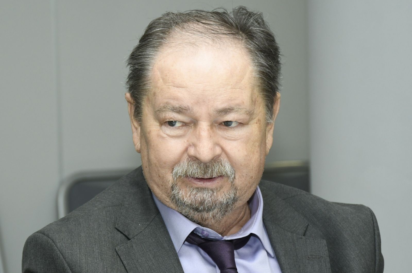 15.05.2021.,Sisak - Clanovi Izvrsnog odbora Hrvatskog lovackog saveza nakon obilaska mjesta stradalih u potresu odrzali su radni sastanak  kojem je nazocio i potpredsjednik Vlade RH, ministar hrvatskih branitelja i nacelnik Stozera za obnovu Banovine, general Tomo Medved.
Od 5. sijecnja do danas prikupljeno je milijun kuna koje ce se donirati clanicama temeljem potreba za obnovu srusenih i ostecenih objekata, a buduci se akcija prikupljanja sredstava nastavlja ocekuje se da ce ukupno donirana sredstva premasiti iznos od milijun kuna.Djuro Decak, prdsjednik Hrvatskog lovackog saveza.
Photo: Nikola Cutuk/PIXSELL