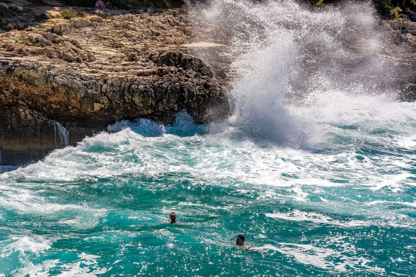 29.06.2021., Pula - 
Valovi na Lungo mare te Havajskoj plazi na Verudeli.
Photo: Srecko Niketic/PIXSEL