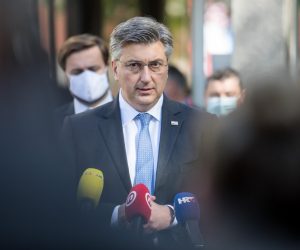 20.04.2021., Rijeka - Predsjednik Vlade Andrej Plenkovic dao je izjavu medijima nakon sastanka s predstavnicima Brodogradilista 3. maj. Photo: Nel PavleticPIXSELL