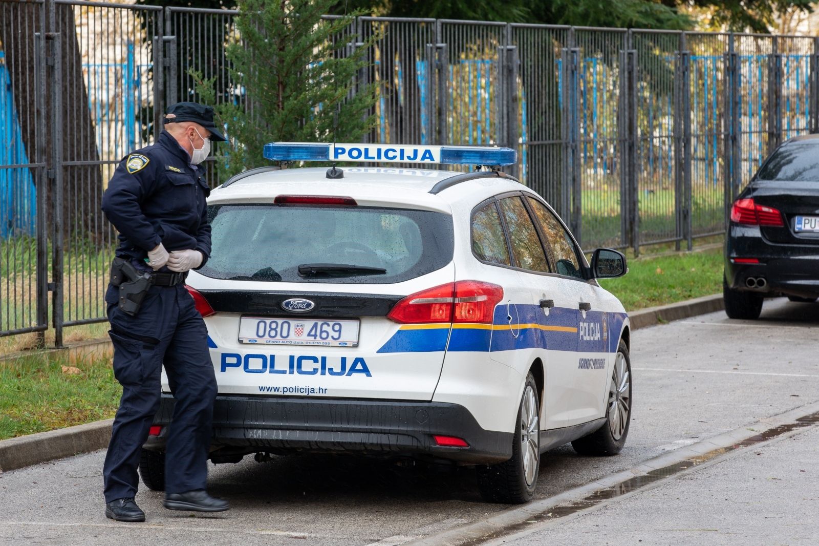 02.12.2020., Pula - Muskarac (60) D. A., osumnjicen za tesko ubojstvo bivse supruge J. A. (54) u subotu poslijepodne u obiteljskoj kuci u Galizani,  iz pritvora prebacen u Pulski DORH na ispitivanje. 
Photo: Srecko Niketic/PIXSELL