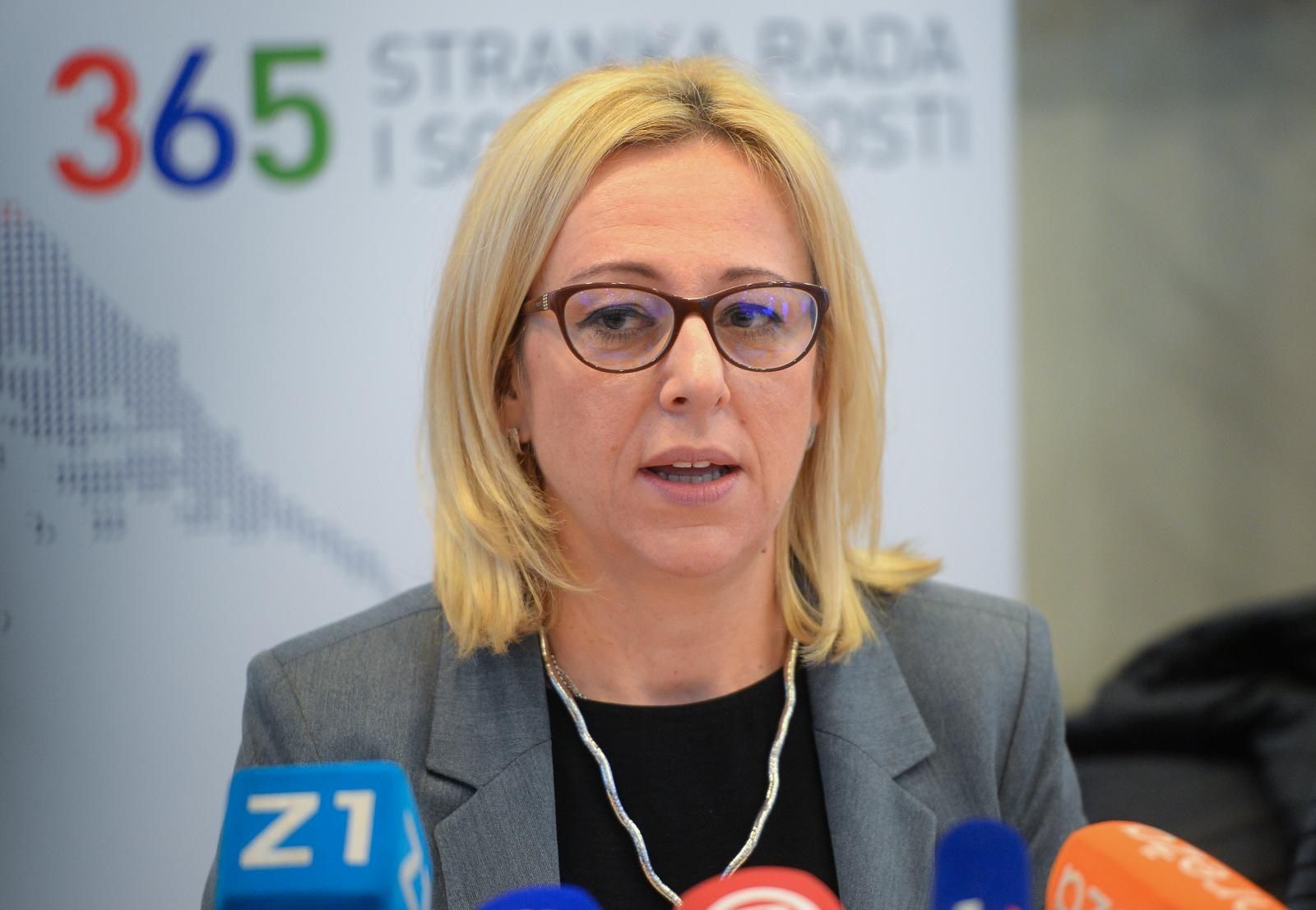 20.01.2020., Klub Stranke rada i solidarnosti, Zagreb - Okrugli stol "Stanje u privatnim domovima - Prijedlog uvodjenja strucnog nadzora nad radom domova za starije i nemocne te obiteljskih domova u privatnom vlasnisvu". Romana Galic Photo: Marko Prpic/PIXSELL