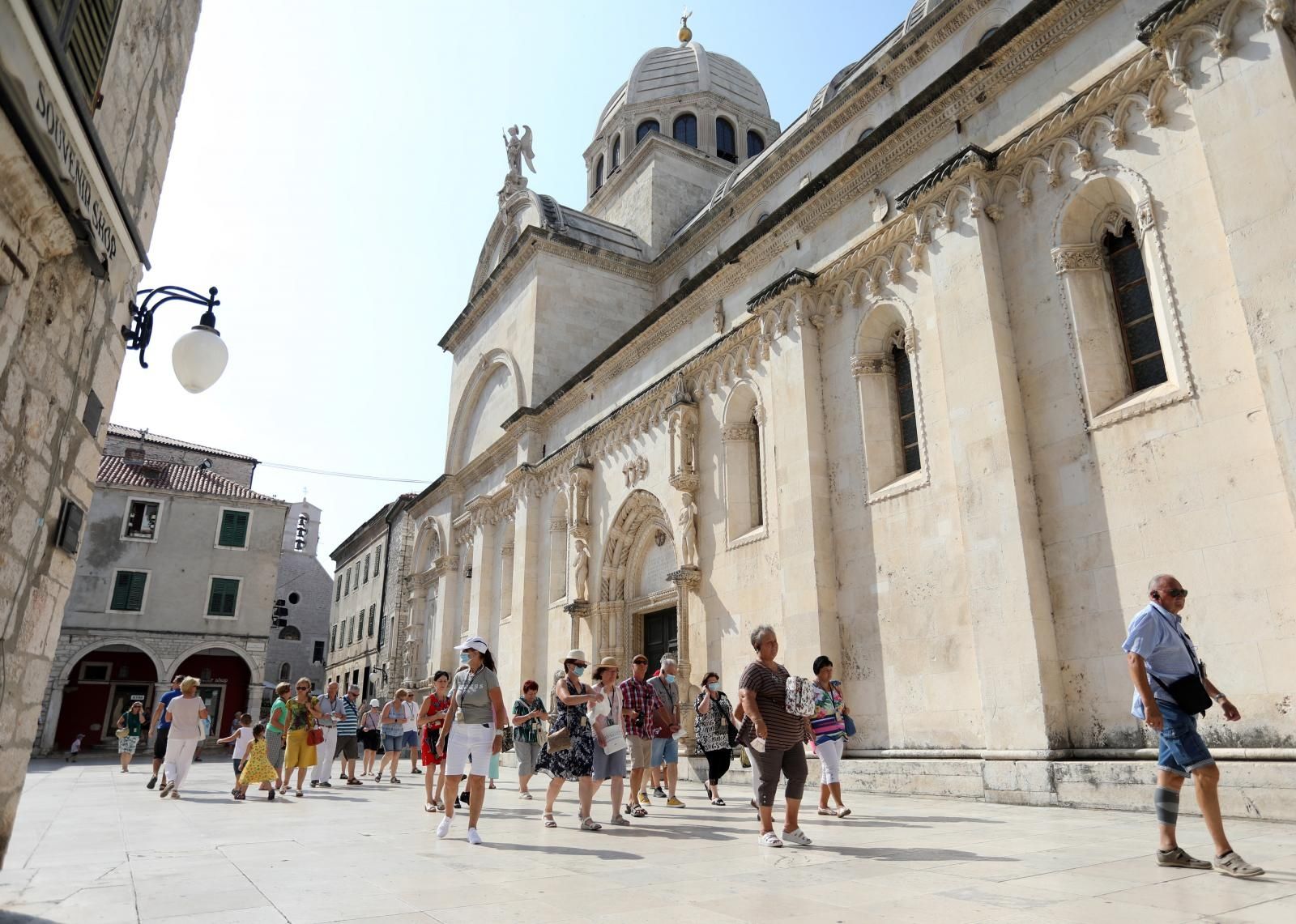 17.08.2021., Sibenik - Iako se blizi kraj kolovoza Sibenik na trenutke lici na turisticki mravinjak.
Photo: Dusko Jaramaz/PIXSELL