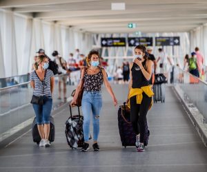 01.08.2021., Kastela  - Guzva u Zracnoj luci Split.
Subota i Nedjelja zracnoj luci Split - Kastela je donjela 36 000 putnika te 150 zrakoplova na redovnim linijama te 40 privatnih aviona.
Photo: Zvonimir Barisin/PIXSELL