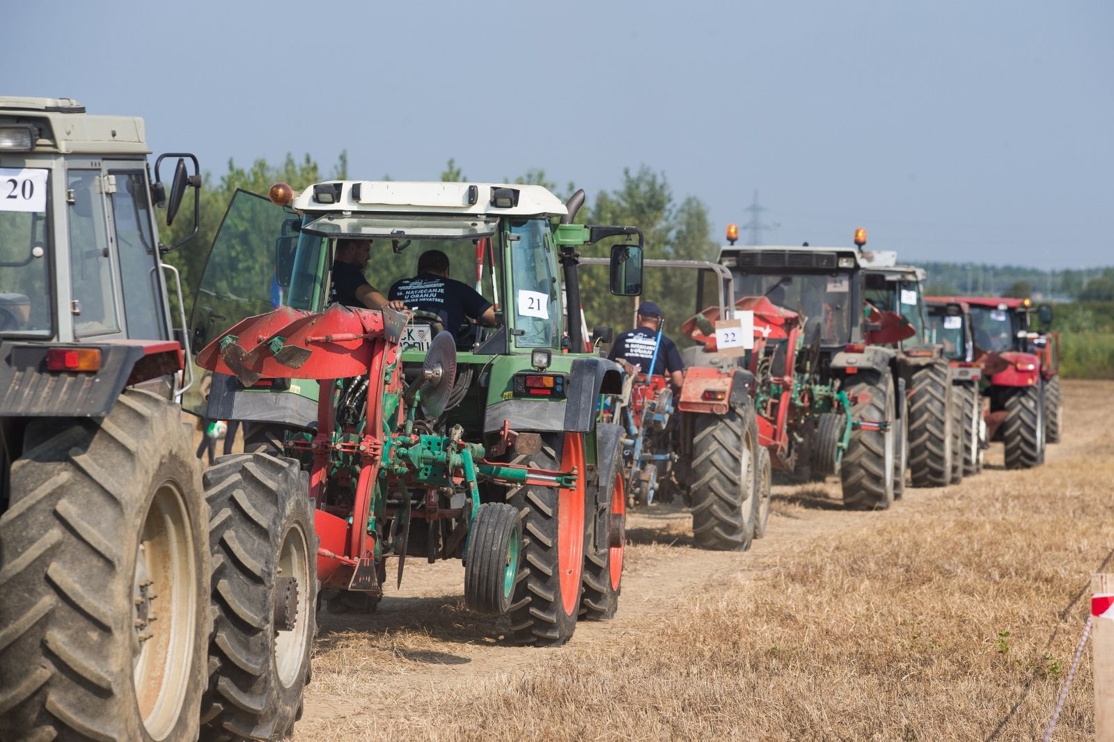 Osijek: Svečano otvorenje ovogodišnjeg natjecanja u oranju 25.08.2018., Osijek - Otvorenje 16. Natjecanja u oranju RH, 7. Natjecanja u oranju konjima RH i 5. Farm Show-a kojem je nazocio potpredsjednik Vlade RH i ministar poljoprivrede Tomislav Tolusic. 
Photo: Davor Javorovic/PIXSELL