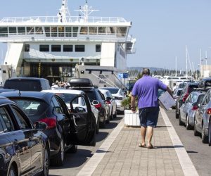 31.07.2021., Split - Vikend guzve u splitskoj trajektnoj luci. Kolone se stvaraju kada uplove trajekti te se zblokira jedina prometnica koja vodi izvan trajektne luke.
Photo: Miroslav Lelas/PIXSELL