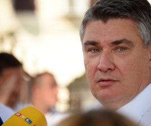 22.08.2021., Barban - Trka na prstenac ove se godine trci po 46. put. Konjanici se nadmecu u pogadjanju prstenca u punom galopu, a onaj koji u tri kruga osvoji najvise bodova pobjedjuje u trci. Predsjednik RH Zoran Milanovic Photo: Sasa Miljevic/PIXSELL