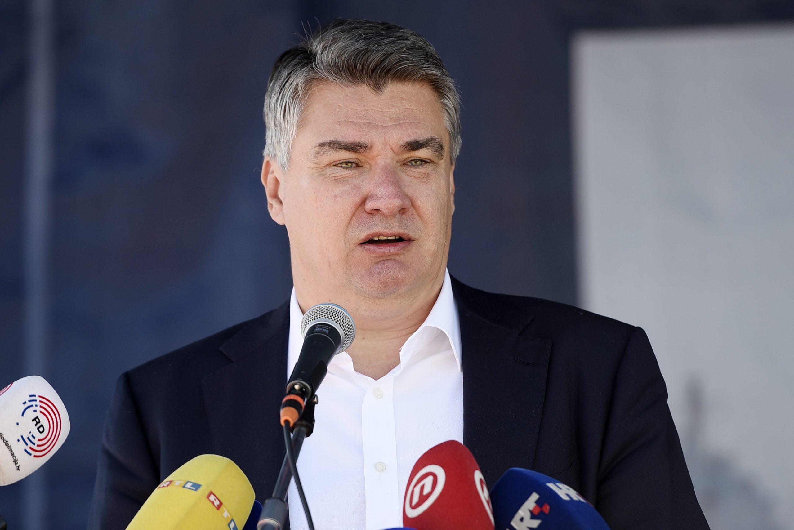 Split, 30.8.2021.- Predsjednik Republike i vrhovni zapovjednik Oružanih snaga Republike Hrvatske Zoran Milanović sudjelovao je na svečanom ispraćaju 5. hrvatskog kontingenta u NATO operaciju potpore miru Sea Guardian u Sredozemlju, koji čini brod Hrvatske ratne mornarice RTOP-41 “Vukovar” i posada
foto HINA/ Mario STRMOTIĆ/ ua