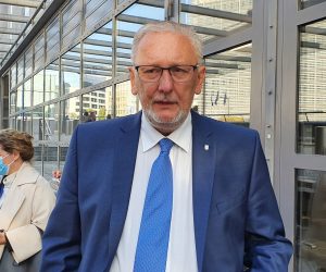 Bruxelles, 31.8.2021.- Europska unija ne smije ponoviti pogreke iz 2015. godine i podizati nerealna oèekivanja da æe prihvatiti veliki broj migranata iz Afganistana, ali je spremna pomoæi tim ljudima u zemljama u neposrednom afganistanskom okruenju, izjavio je u utorak hrvatski ministar unutarnjih poslova Davor Boinoviæ nakon izvanrednog sastanka ministara unutarnjih poslova drava èlanica EU-a posveæenog situaciji u Afganistanu. 
foto HINA/ Slavko VUKADIN/ ua