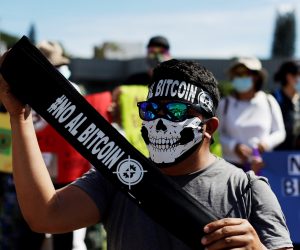 epa09454021 Citizens protest against the use of bitcoin as a form of payment, in San Salvador, El Salvador, 07 September 2021. Hundreds of Salvadorans took to the main streets of San Salvador on 07 September to demonstrate against the use of bitcoin as a form of payment, after the entry into force of a law that allows the circulation of cryptocurrency together with the US dollar as of today. Economic agents, according to the legislation endorsed by the ruling party in the Legislative Assembly, are obliged to accept cryptocurrency and all prices of products and services must be expressed in dollars and bitcoin.  EPA/Rodrigo Sura