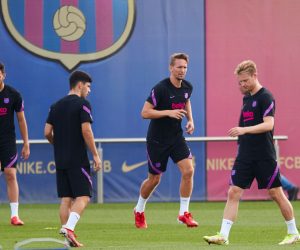epa09465310 FC Barcelona players (L-R) Eric Garcia, Yusuf Demir, Luuk de Jong, and Frenkie de Jong attend their team's training session at Joan Gamper Sports Complex in Barcelona, Spain, 13 September 2021. FC Barcelona will face Bayern Munich in their UEFA Champions League group E soccer match on 14 September 2021.  EPA/Alejandro Garcia