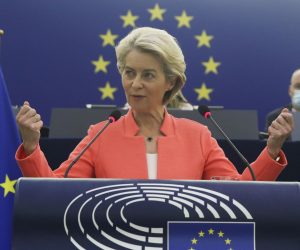 epa09468999 European Commission President Ursula von der Leyen delivers a speech during a debate on 'The State of the European Union' at the European Parliament in Strasbourg, France, 15 September 2021.  EPA/YVES HERMAN / POOL