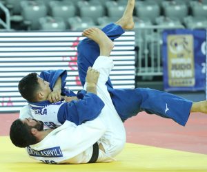 Zagreb, 25.09.2021. - Drugi dan međunarodnog  turnira  "Zagreb Judo Grand Prix". Na fotografiji Tato Grigalashvili- bijeli kimono, Guilherme Schimidt -plavi kimono.
foto HINA/ Admir BULJUBAŠIĆ/ abu