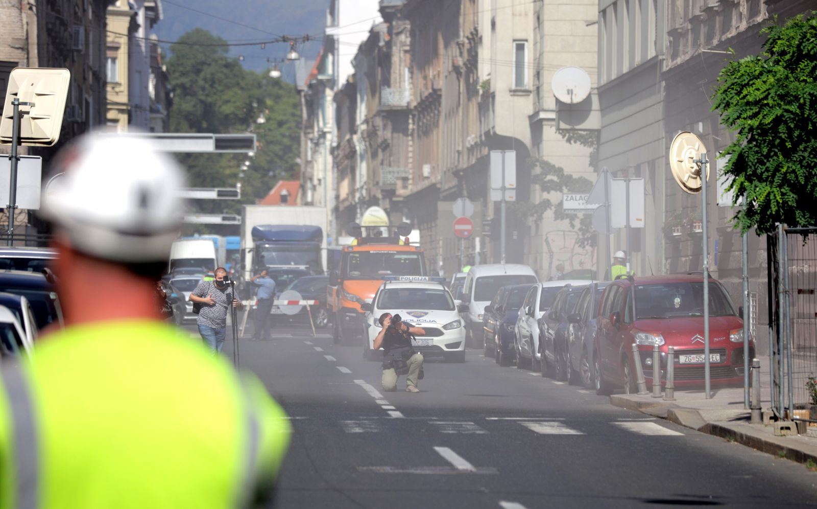Zagreb, 28.9.2021 - Miniranje u svrhu rušenja svoda bazilike Srca Isusova u Palmotićevoj ulici 31 u Zagrebu, sukladno odobrenom Projektu miniranja.
Foto Hina/ Dario GRZELJ/ dag